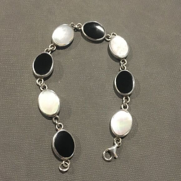 Sterling Bracelet Comprised of Alternating Links of Black Onyx & Mother of Pearl - Picture 4 of 8
